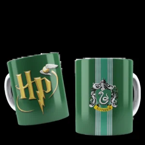 Taza de sublimación verde con logo dorado de HP y Snitch, y escudo de Slytherin.