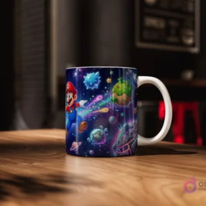Taza sublimada con Super Mario saltando entre pequeños planetas y cometas de colores en un espacio estrellado, evocando Mario Galaxy.