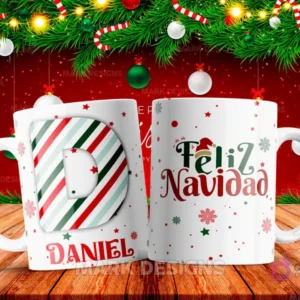 Taza sublimada con la letra D mayúscula en rayas rojas, verdes y blancas, junto al nombre 'DANIEL' y al reverso 'Feliz Navidad' con estrellas y copos de nieve.