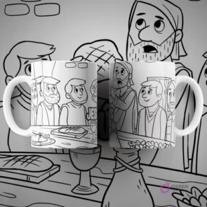 Dos tazas blancas con diseño para colorear de La Última Cena, mostrando a Jesús y sus discípulos sentados a la mesa. Detalles de pan y vino.