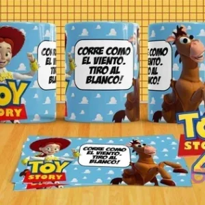 Mockup de tres tazas sublimadas con Jessie y Tiro al Blanco, junto a la frase 'Corre como el viento. Tiro al Blanco!'
